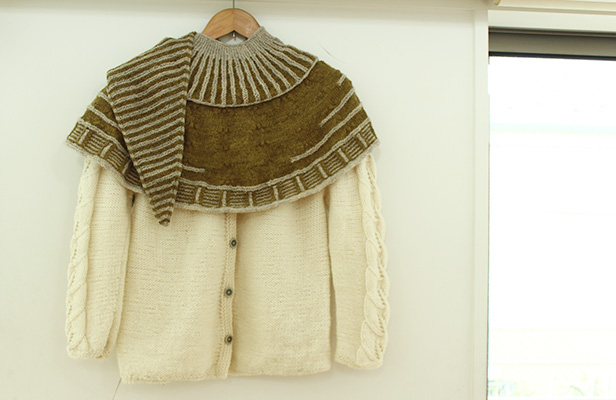 贅沢な手編みのざっくりニットカーディガン Nunocoto