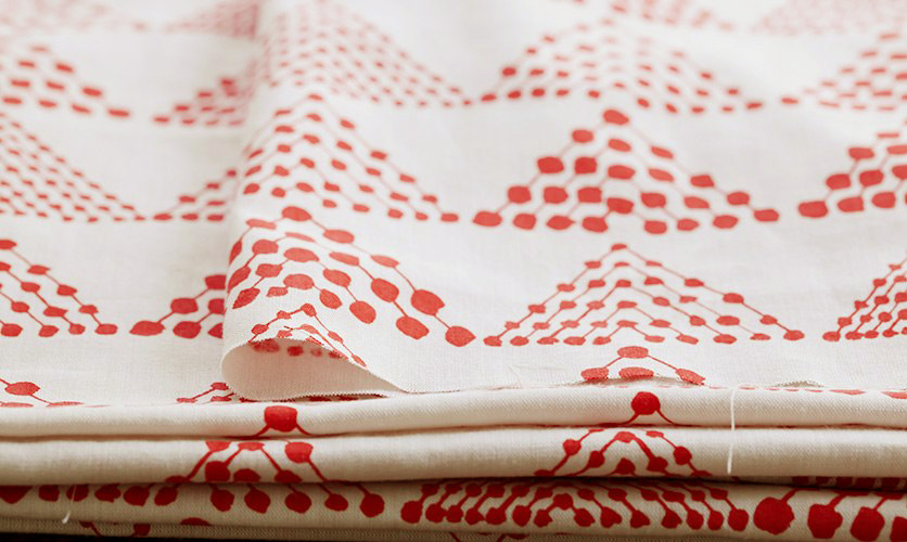 [カット済 50cm×50cm] nunocoto fabric：dottriangle（ドットトライアングル）／レッド